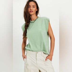Better Muscle tee in cameo green